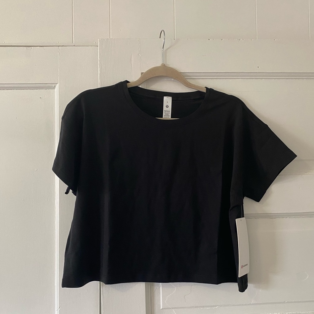 Lululemon Cates Crop Tee Black size 8